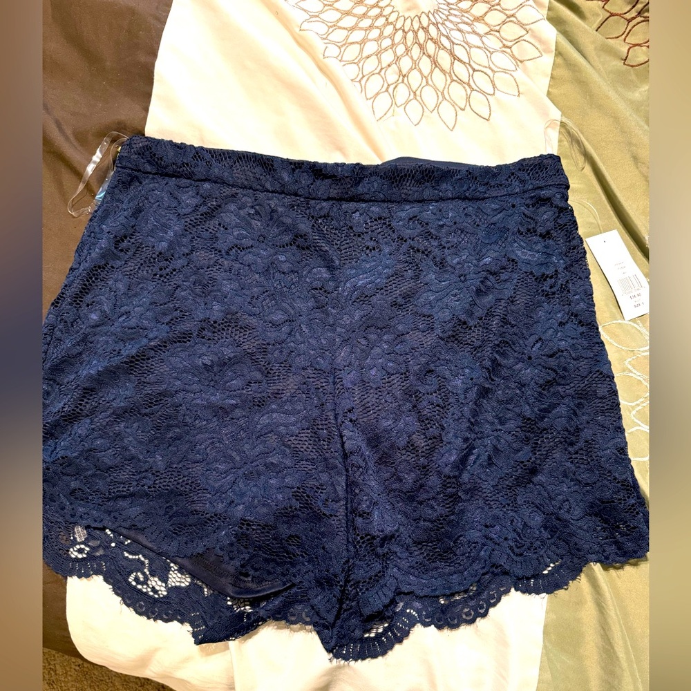 Fashion to Figure sz 1 lace shorts